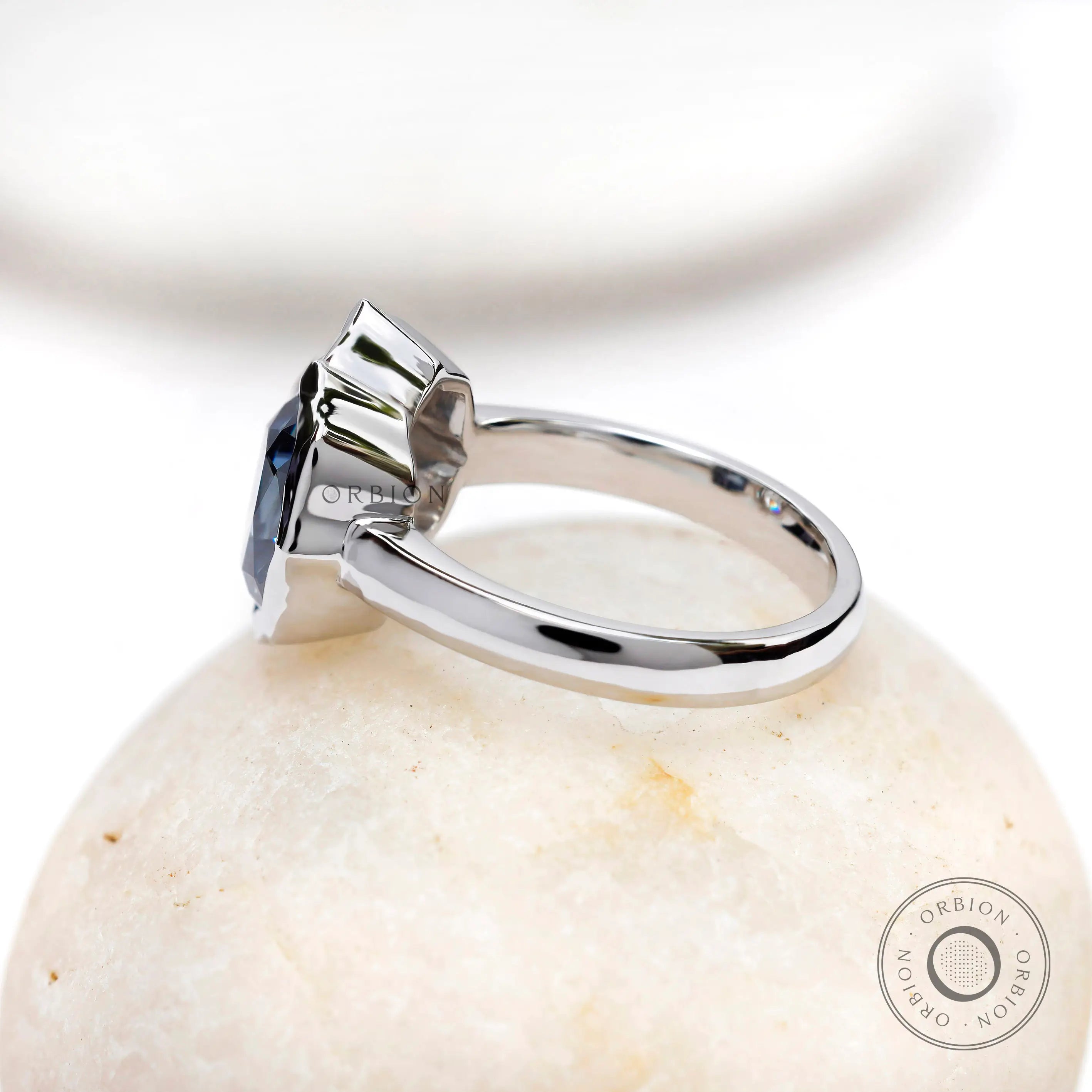 Side profile toi et moi moissanite ring white gold
