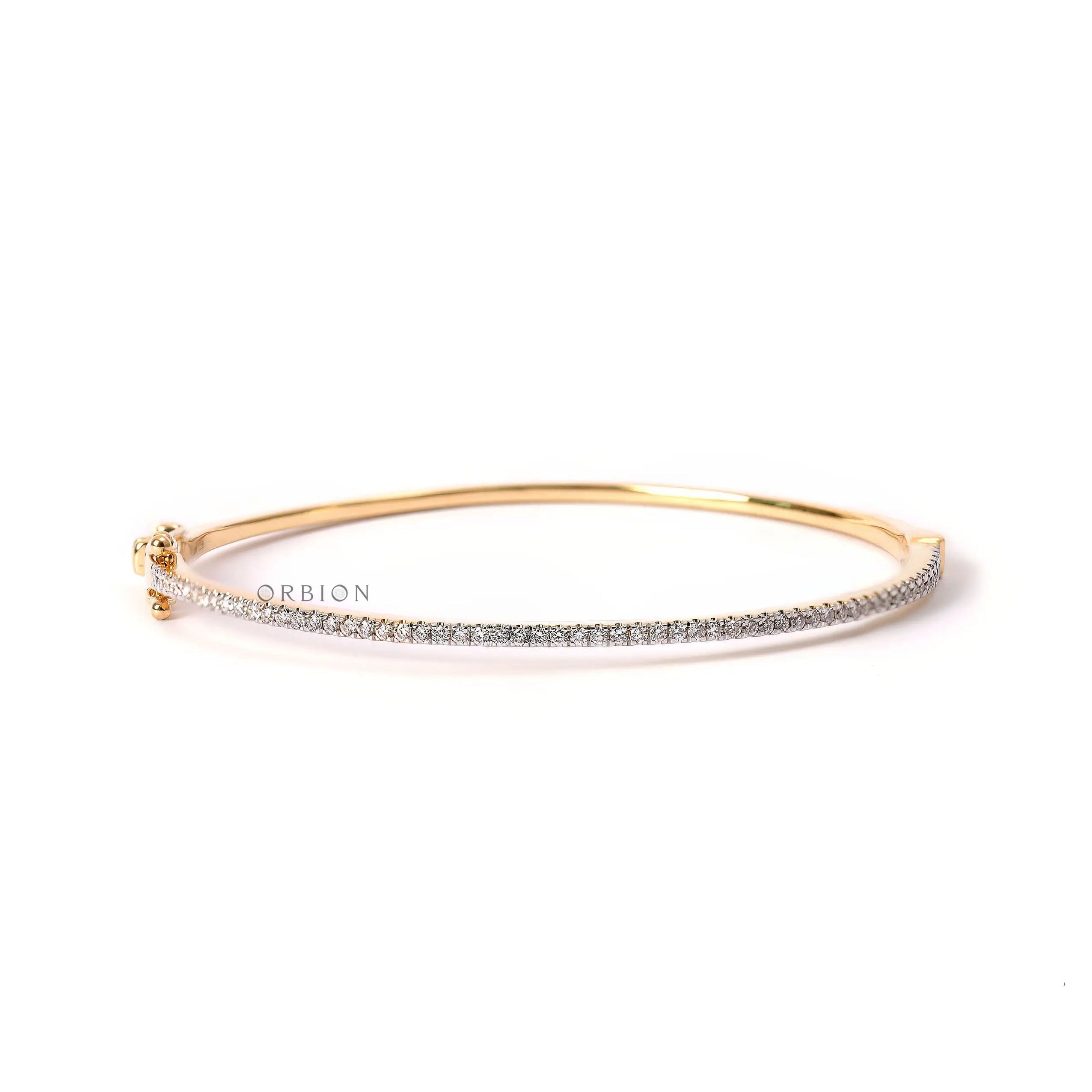 Slim lab diamond bangle with fine diamond line