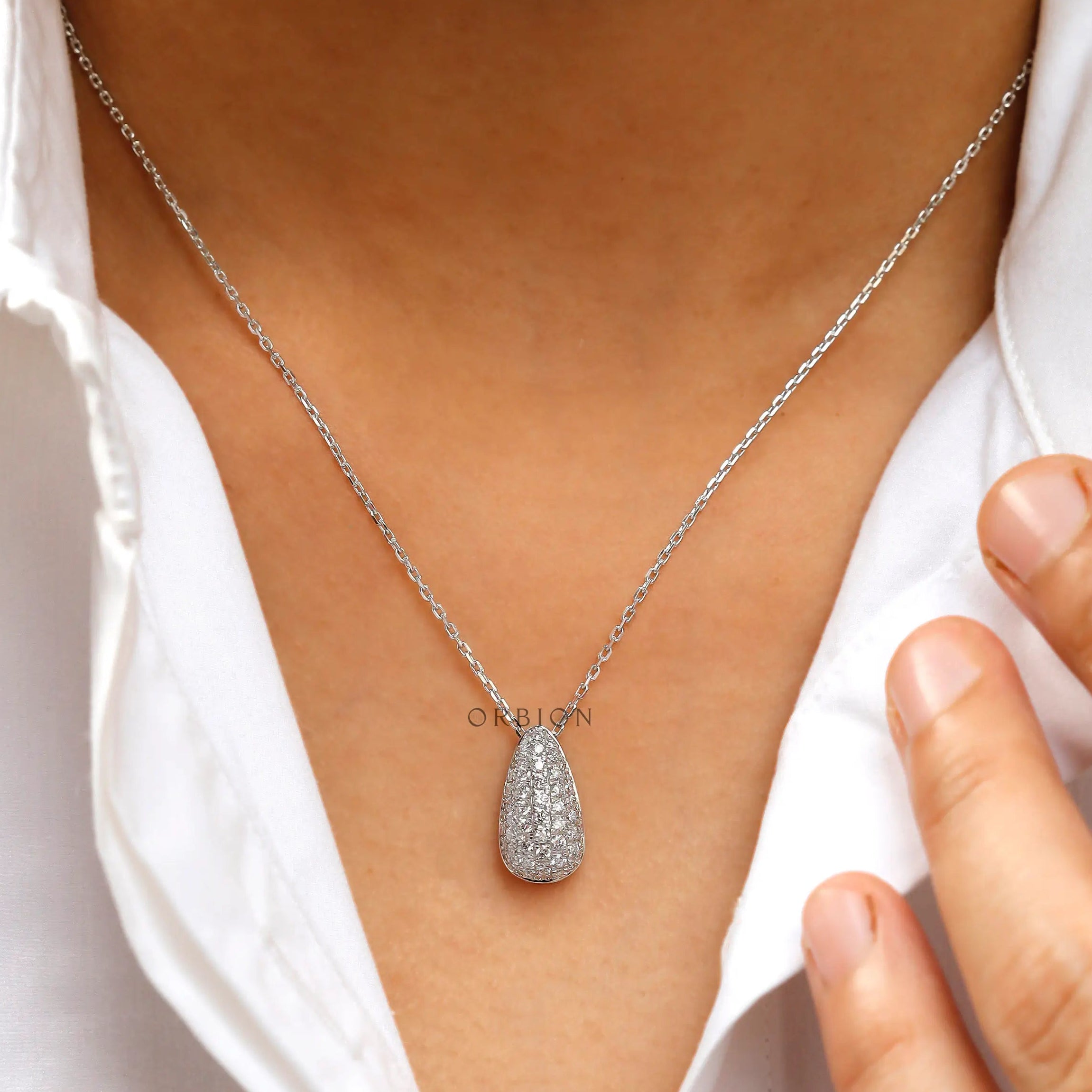 Fine diamond teardrop pendant necklace modern design