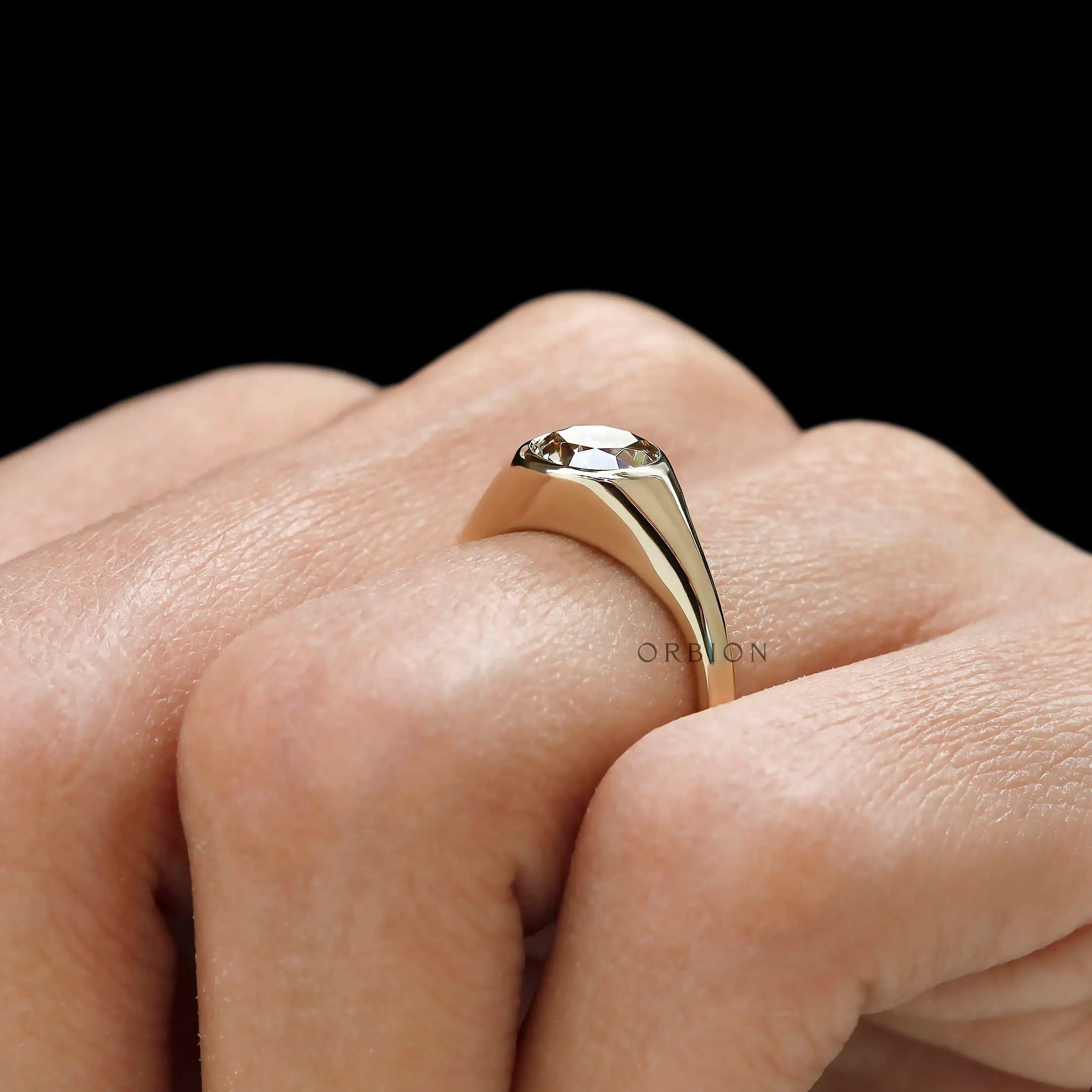 Elegant women’s champagne moissanite engagement signet ring