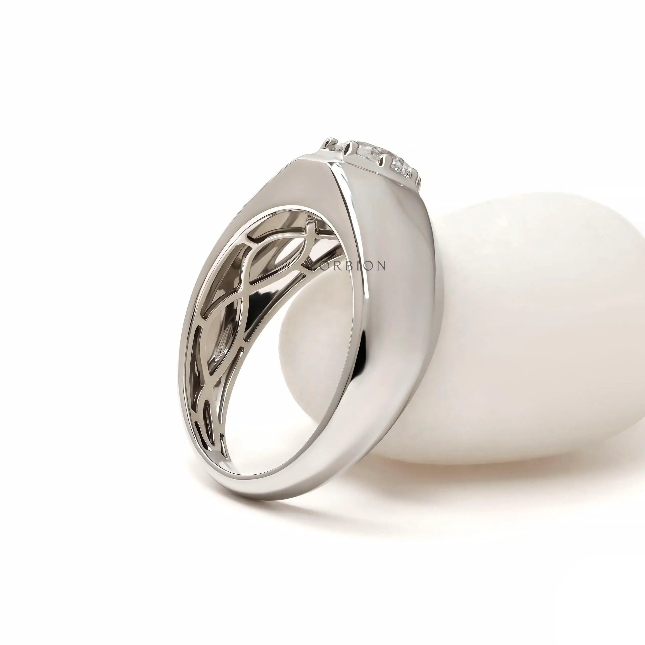 Men’s chunky diamond ring with wide band design