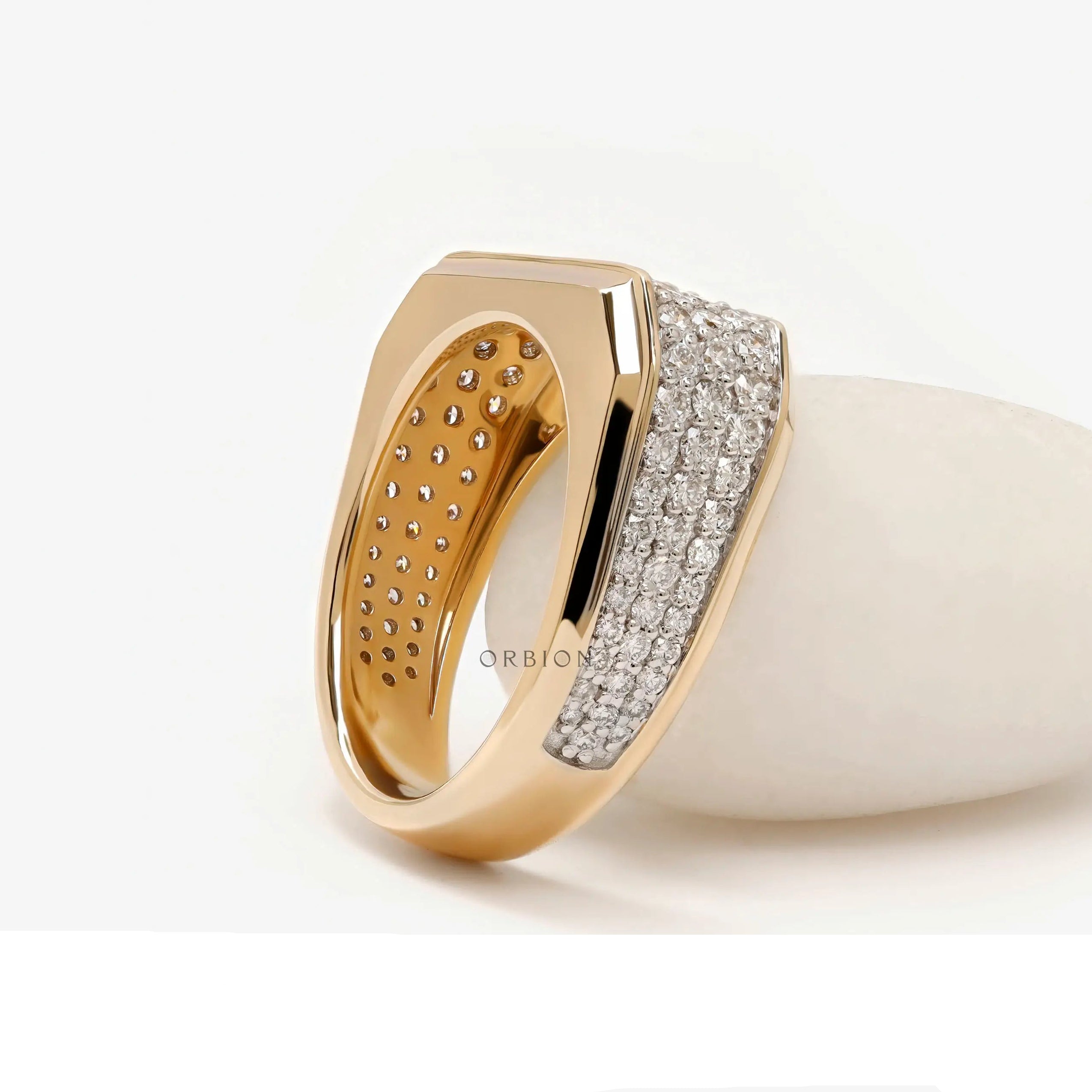 Men’s luxury wedding ring with wide gold band