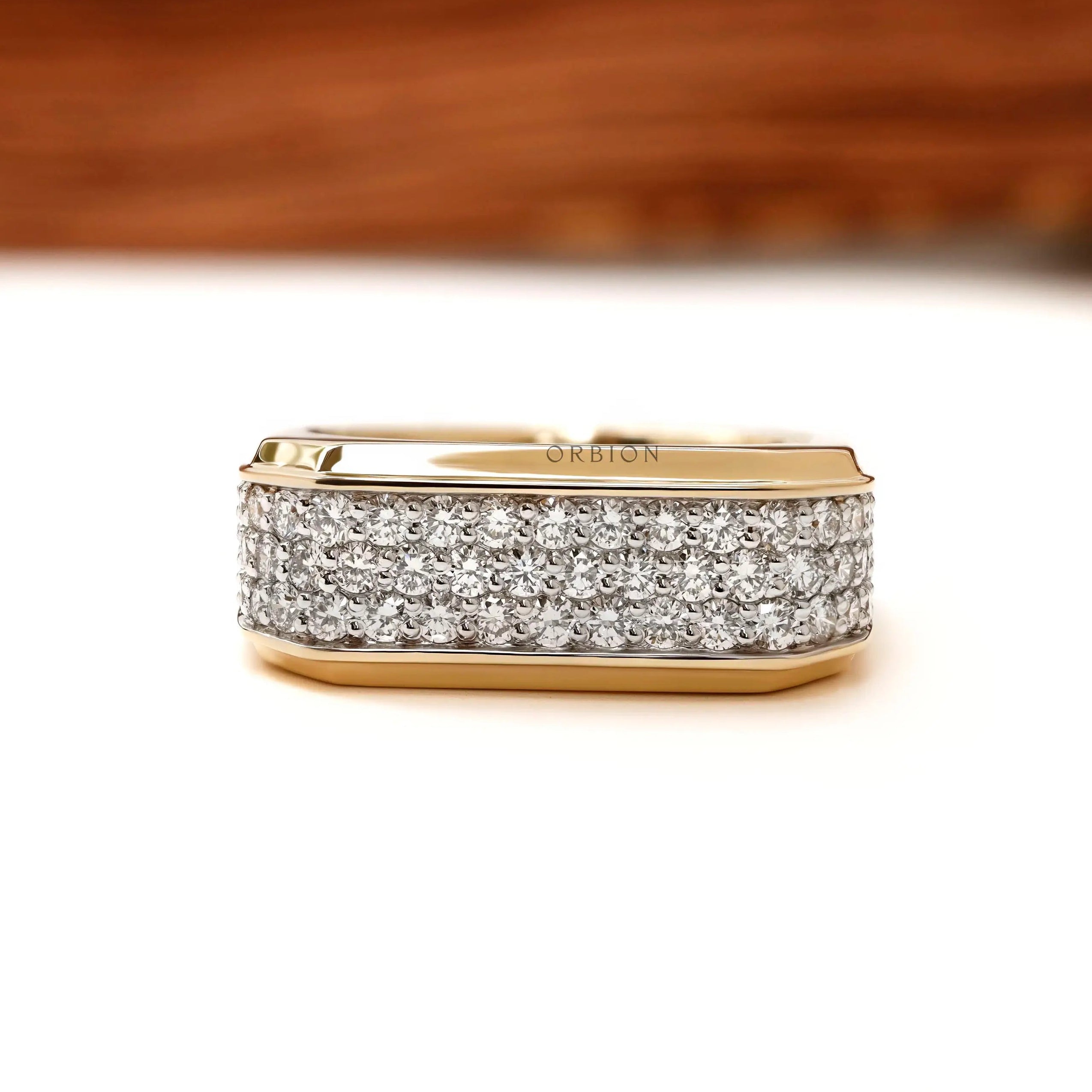 Men’s engagement ring with brilliant round lab diamond pavé setting