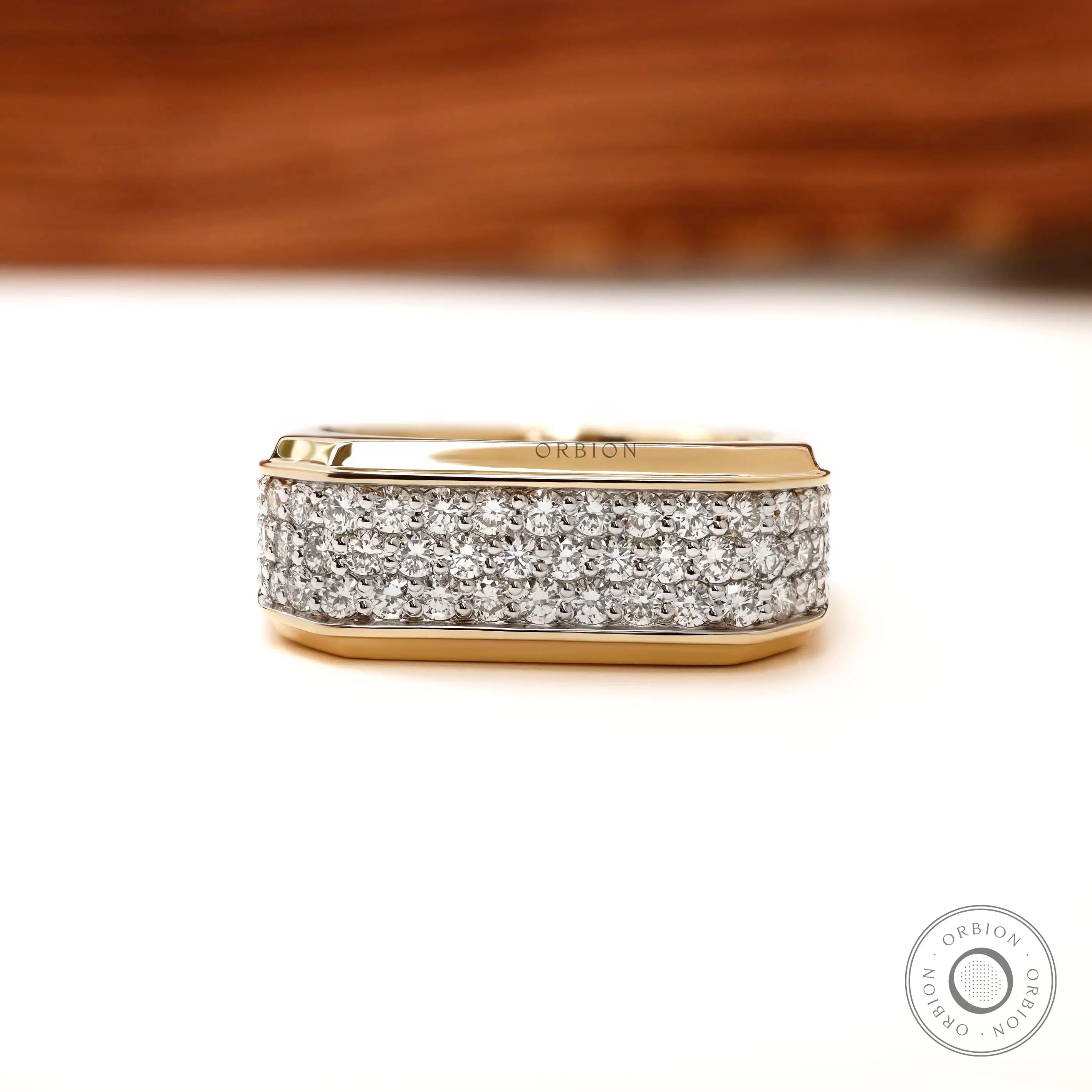 Men’s engagement ring with brilliant round lab diamond pavé setting