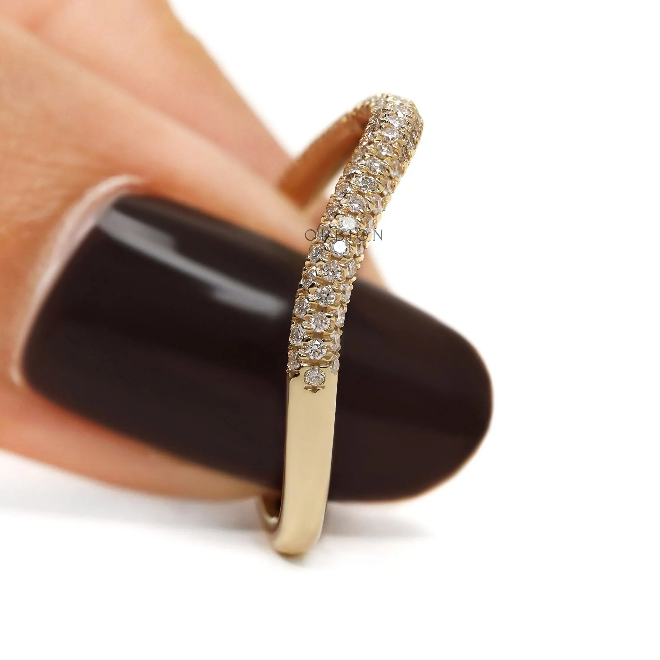 Curved three-row half-eternity ring in 14k yellow gold with lab diamonds or moissanite