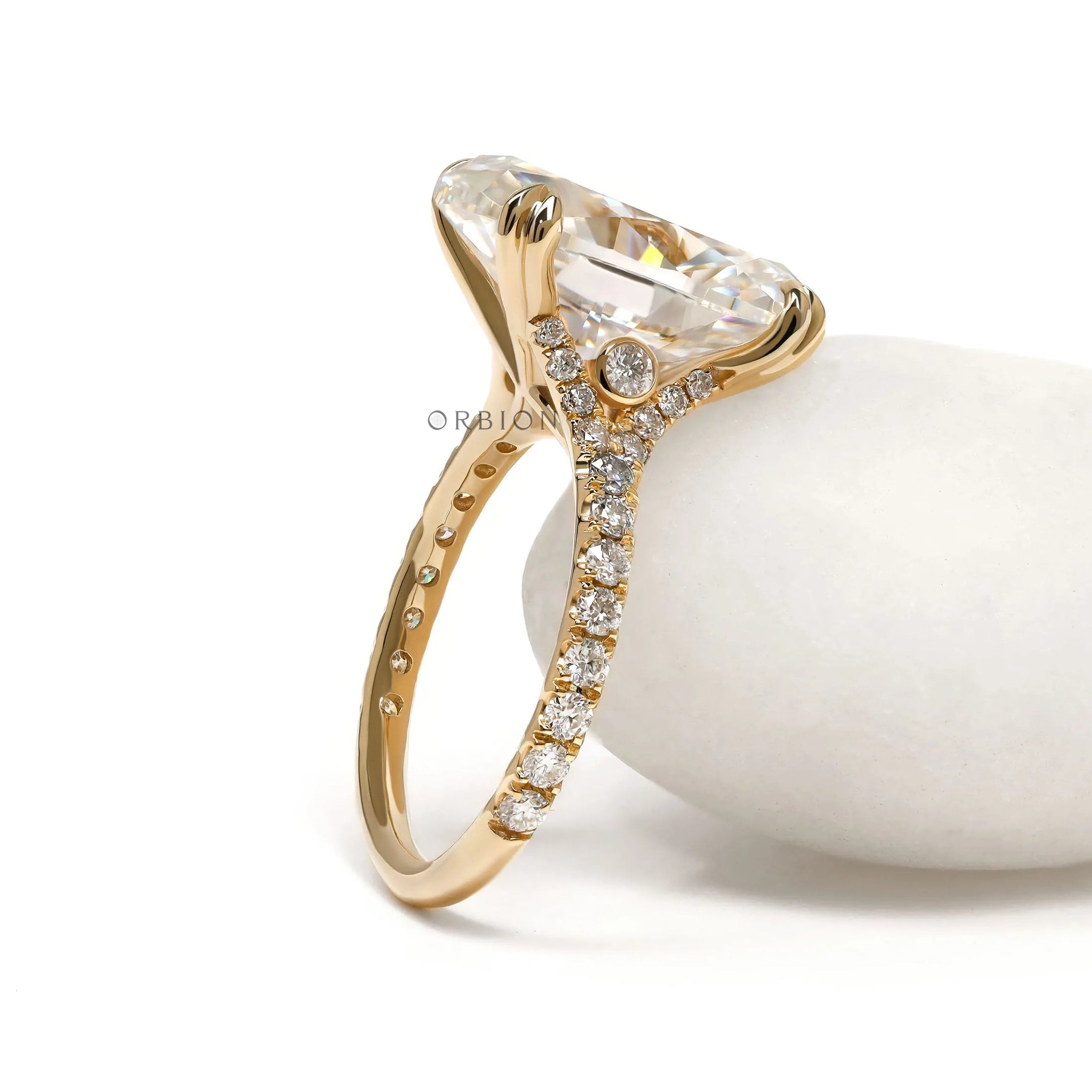 5.50 CT oval solitaire ring, moissanite or lab diamond, cathedral setting, pavé split shank, yellow gold