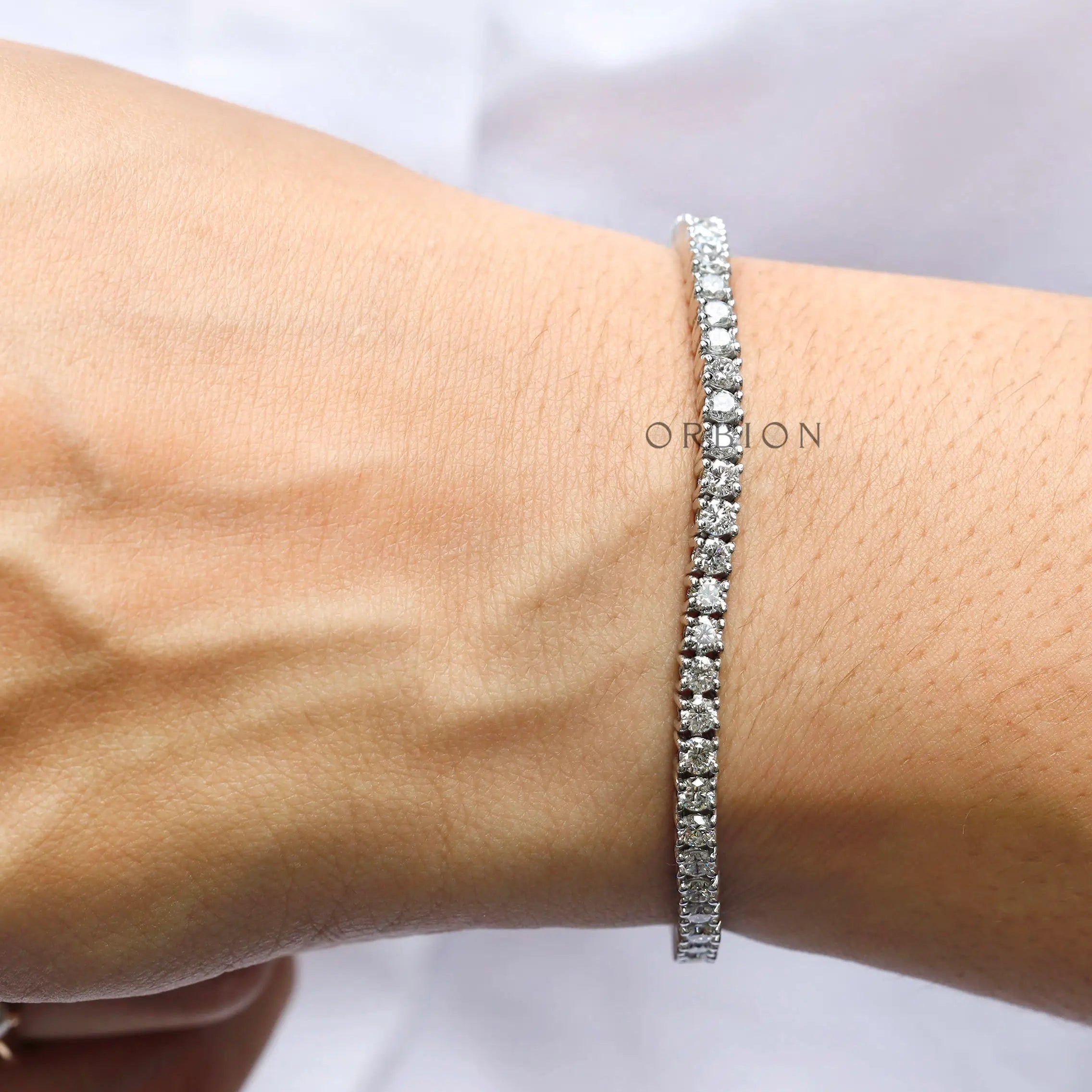 Continuous prong set round moissanite tennis bracelet