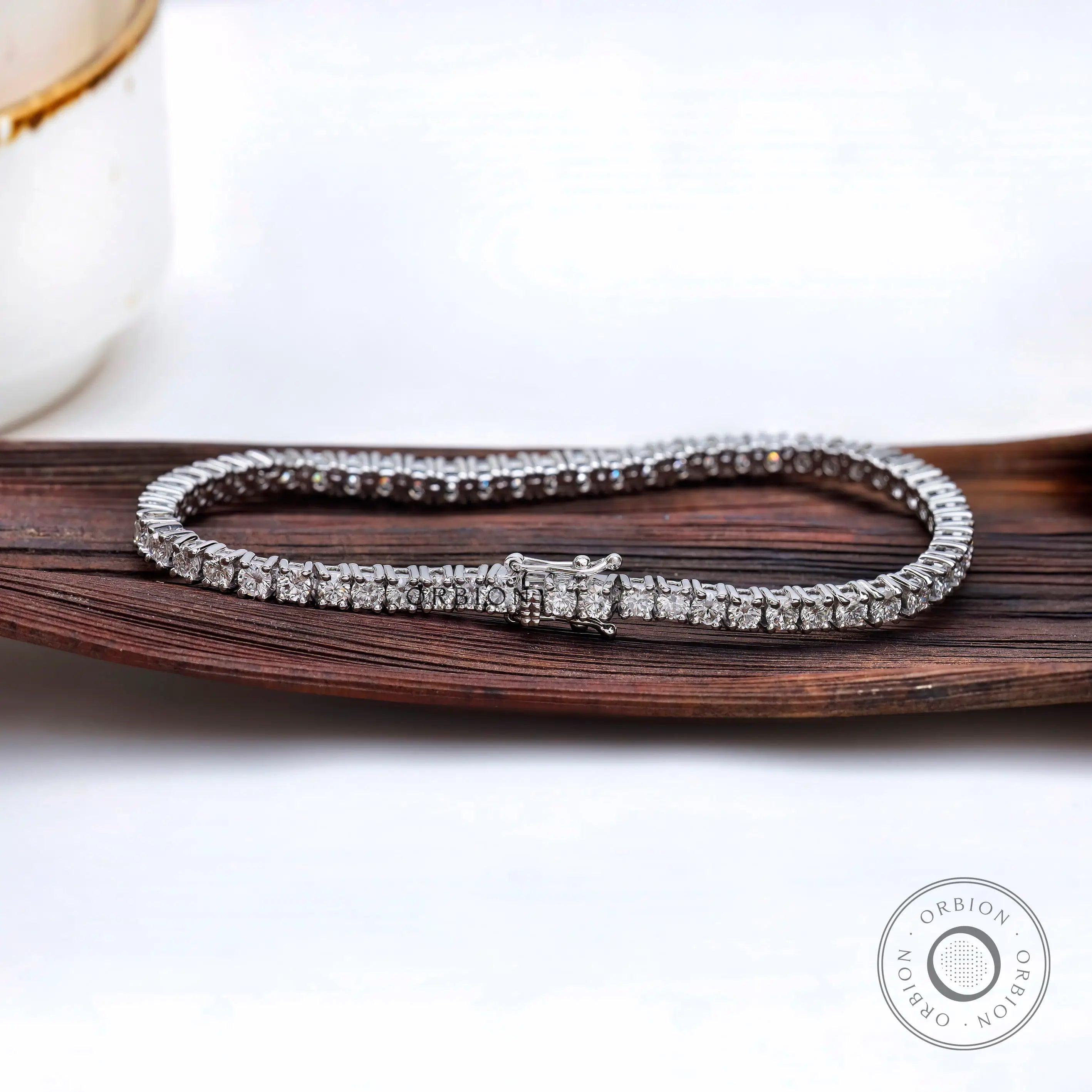 Women’s lab diamond tennis bracelet with brilliant round stones