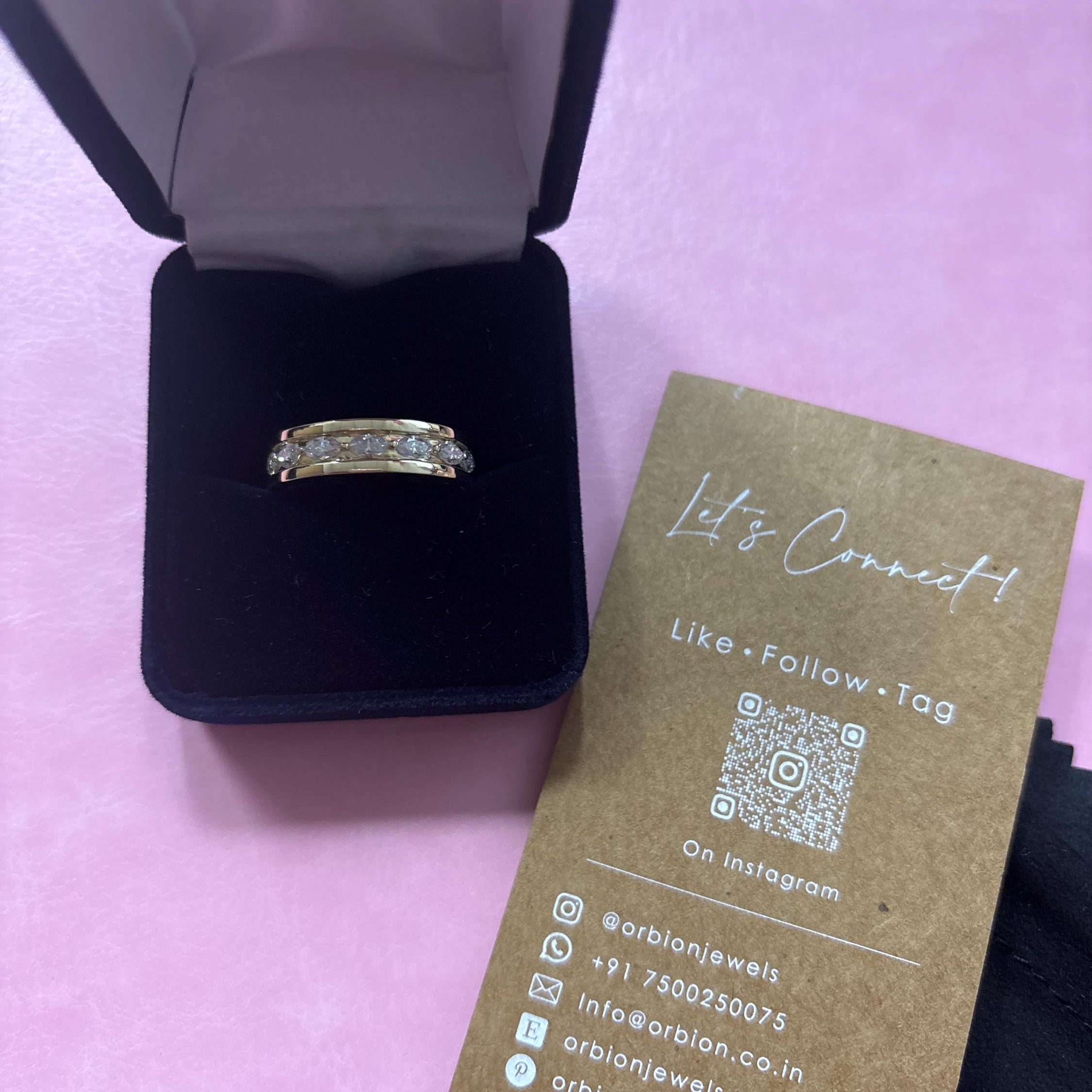 Customer photo of a custom Orbion gold band, reviewed by Annyus on Etsy